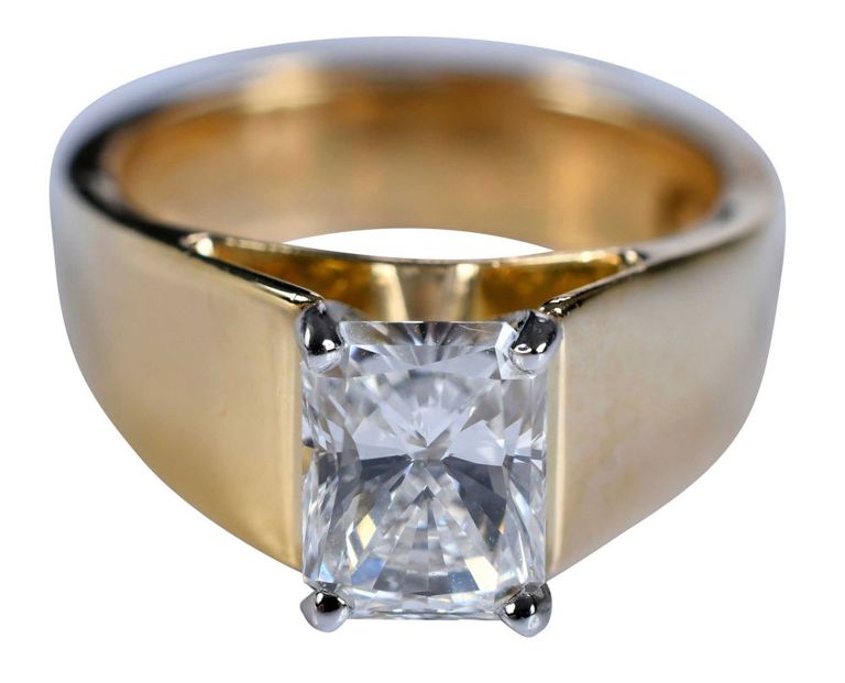 18k Gold Solitaire Diamond Ring