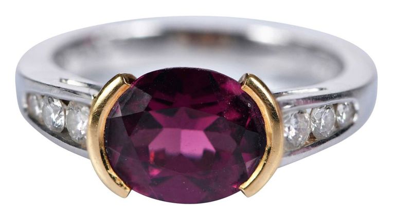 18k Gold and Platinum Garnet and Diamond Ring