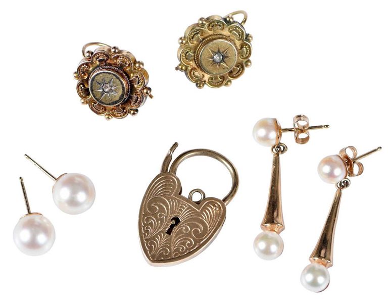 Set of Four Gold Jewelry Pieces