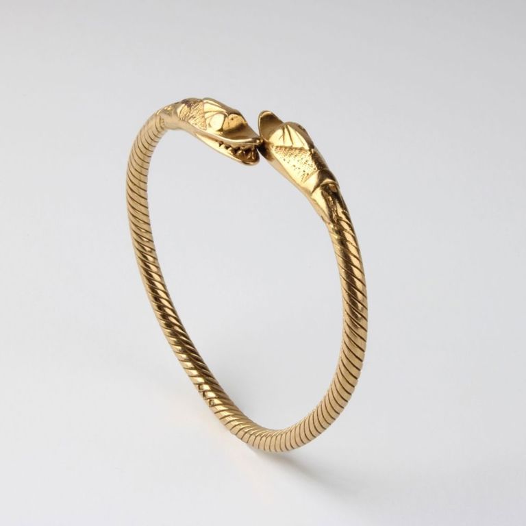18k Yellow Gold Dragon Head Cuff Bracelet
