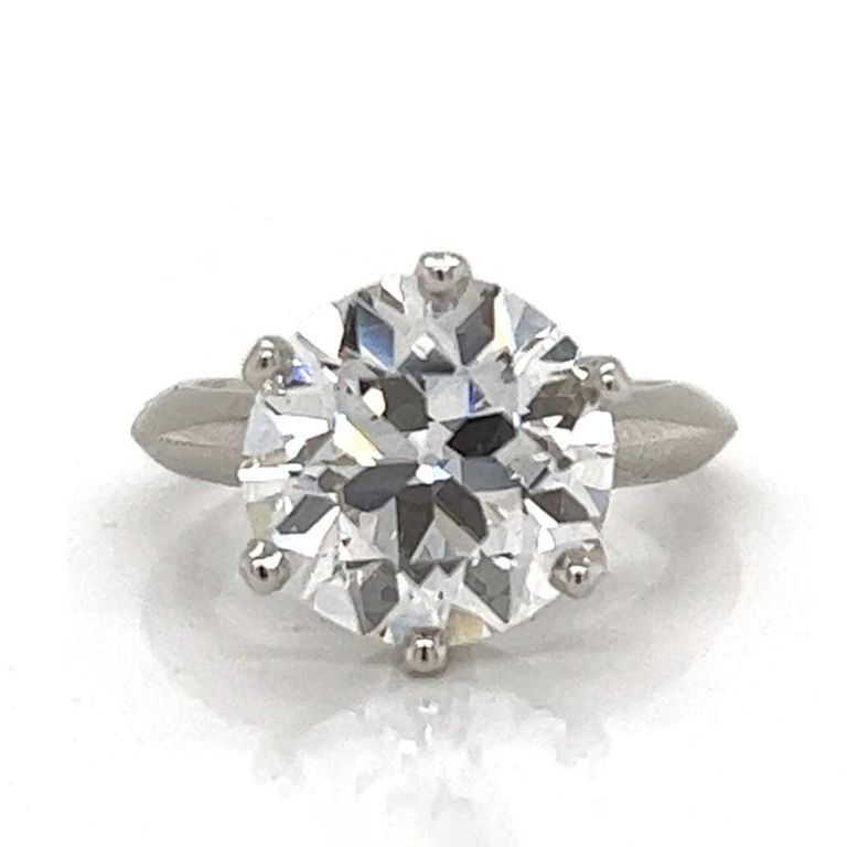 Platinum Diamond Solitaire Engagement Ring