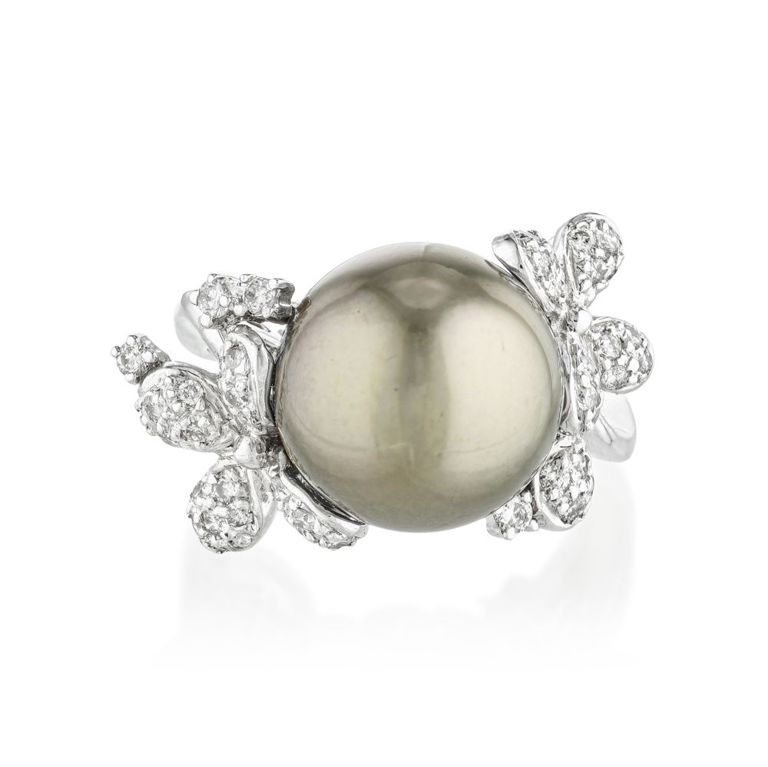 18k White Gold Black Pearl and Diamond Ring