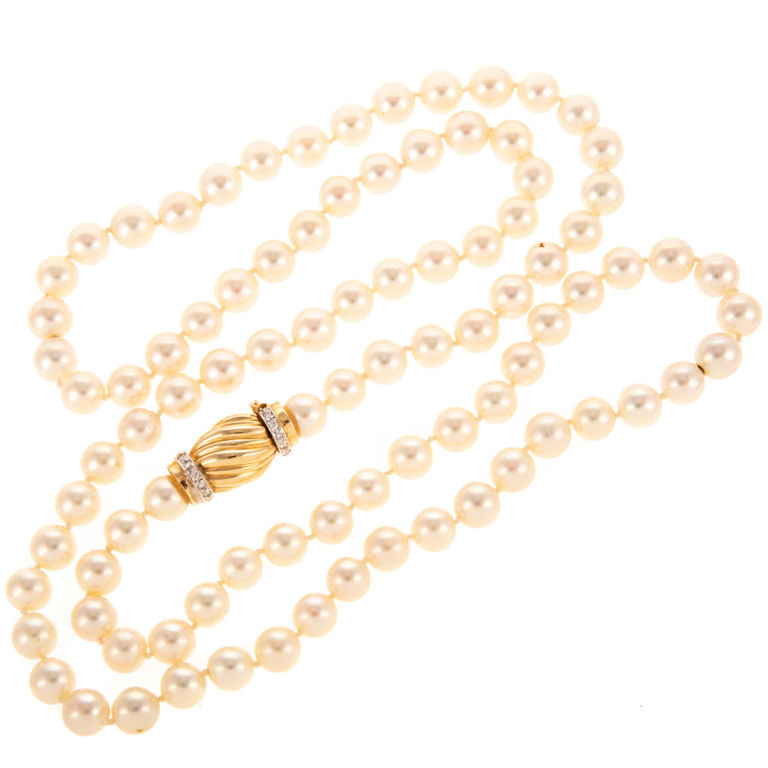 Pearl Necklace With 14k Yellow Gold Diamond Clasp