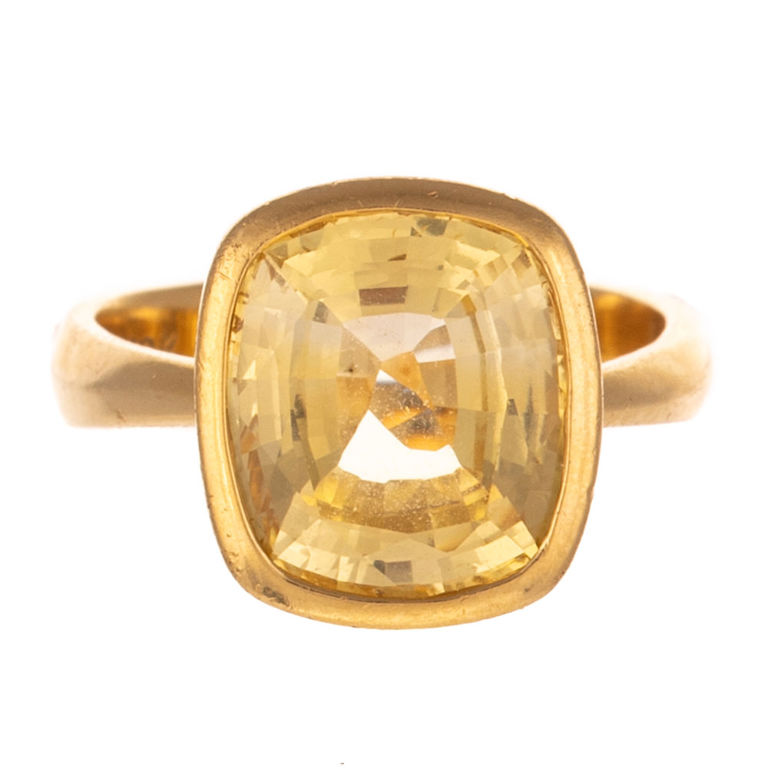 18k Yellow Gold Sapphire Ring