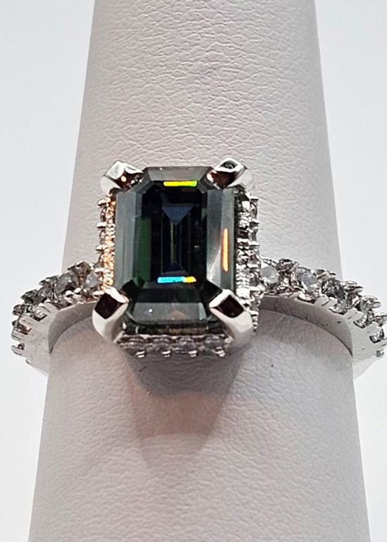 14k Gold Green Moissanite Ring