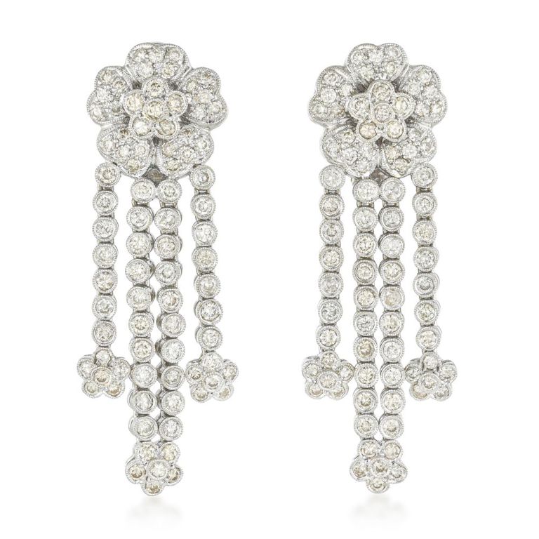 18k Gold Diamond Flower Earrings