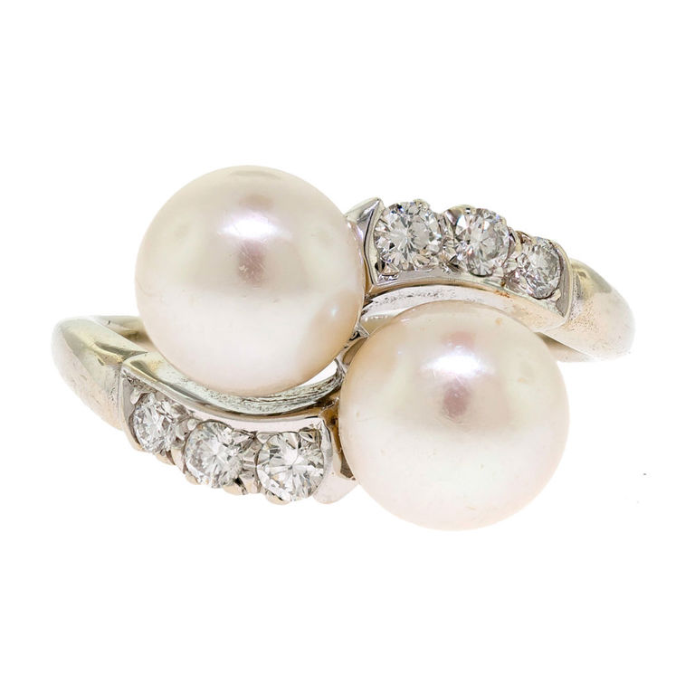 18k Gold Pearl and Diamond Ring