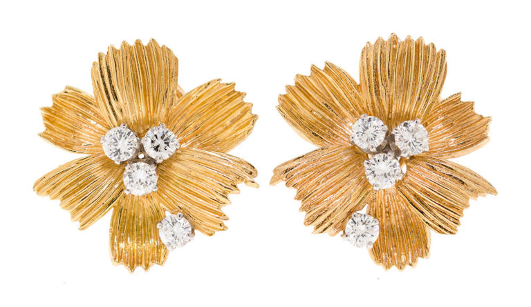 18k Gold Diamond Flower Earrings