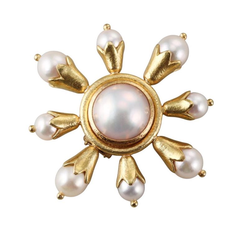 18k Yellow Gold Pearl Brooch