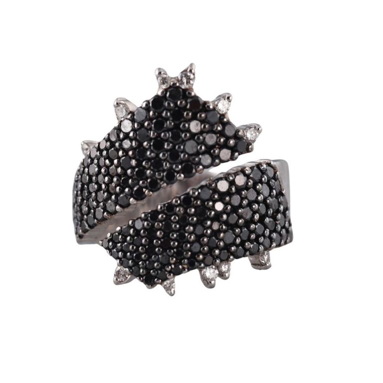 18k Gold Black and White Diamond Ring
