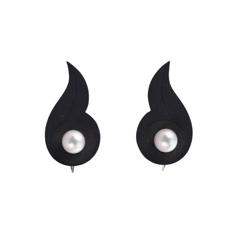 18k Gold Blackened Steel Pearl Earrings