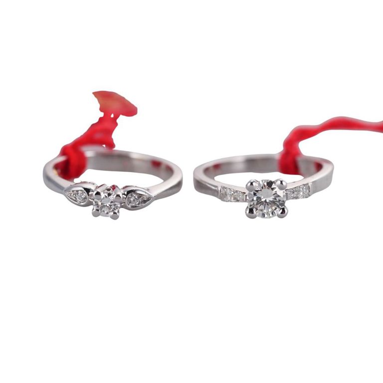 Set of 2 18k Gold Diamond Engagement Rings