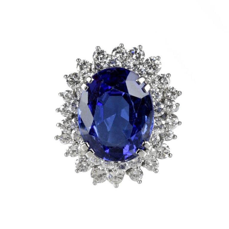 18k White Gold Tanzanite and Diamond Ring