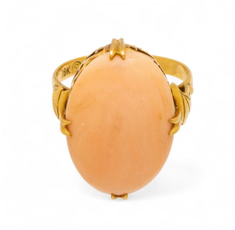 18k Yellow Gold Coral Ring