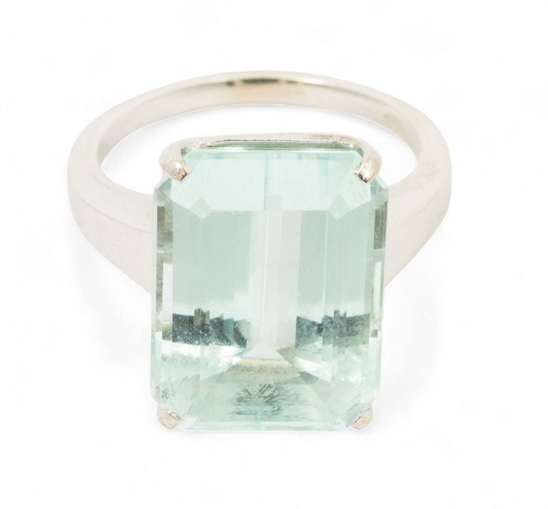 White Gold Aquamarine Ring