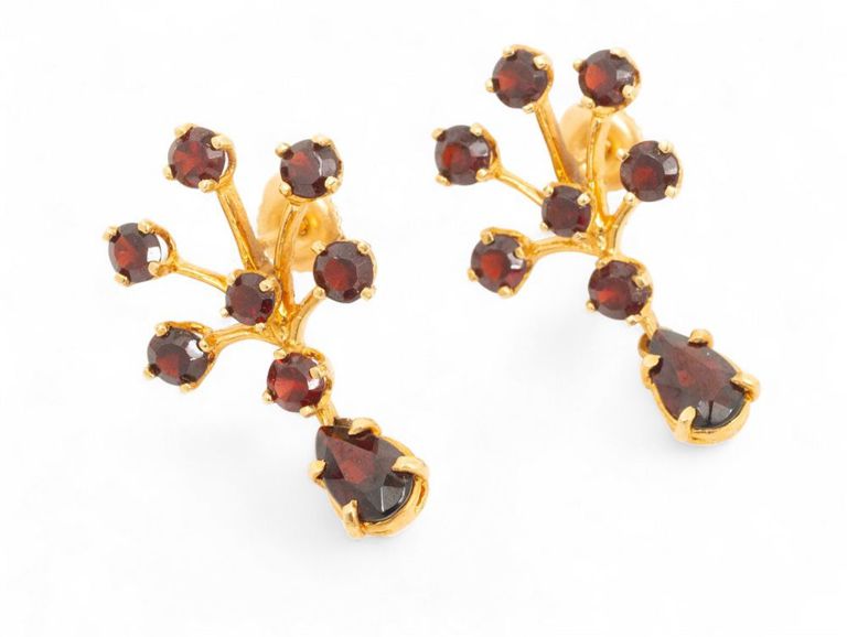 14k Yellow Gold Garnet Earrings