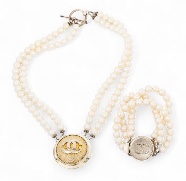 Pearl Necklace and Bracelet Set