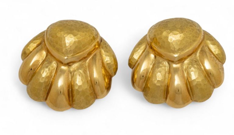 Pair of 18k Yellow Gold Shell Clip Earrings