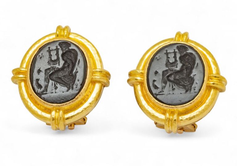 Pair of 19k Yellow Gold Cavallo Earrings