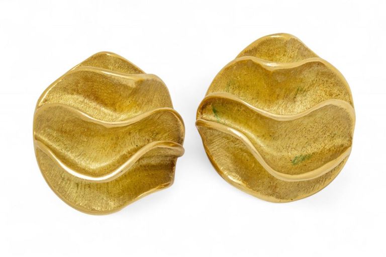 18k Gold Round Earrings