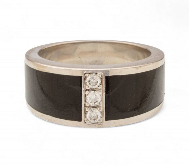 18k Gold Diamond Band Ring