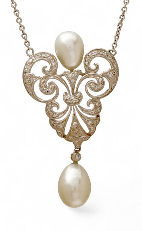 18k Gold Pearl and Diamond Pendant Necklace