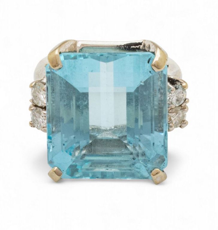 14k White Gold Aquamarine Ring