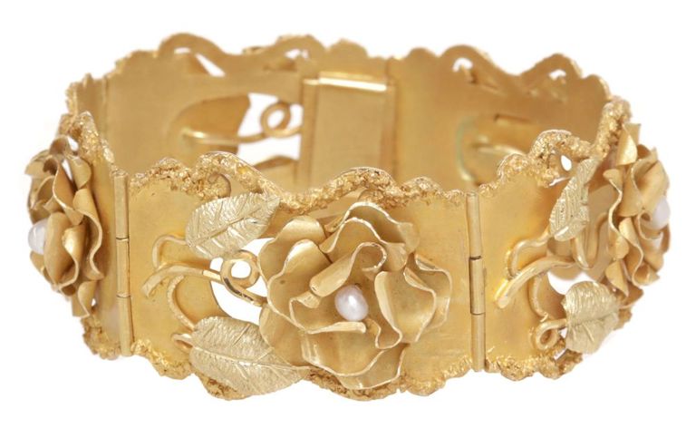 18k Gold Pearl Floral Bracelet