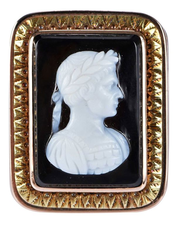 14k Gold Hardstone Cameo Ring