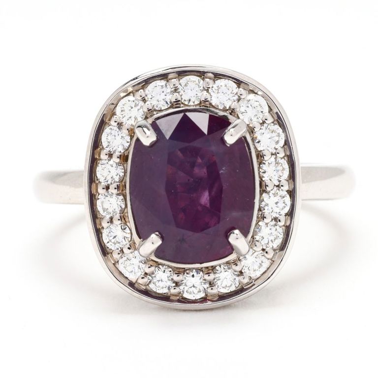 18k White Gold Sapphire and Diamond Ring