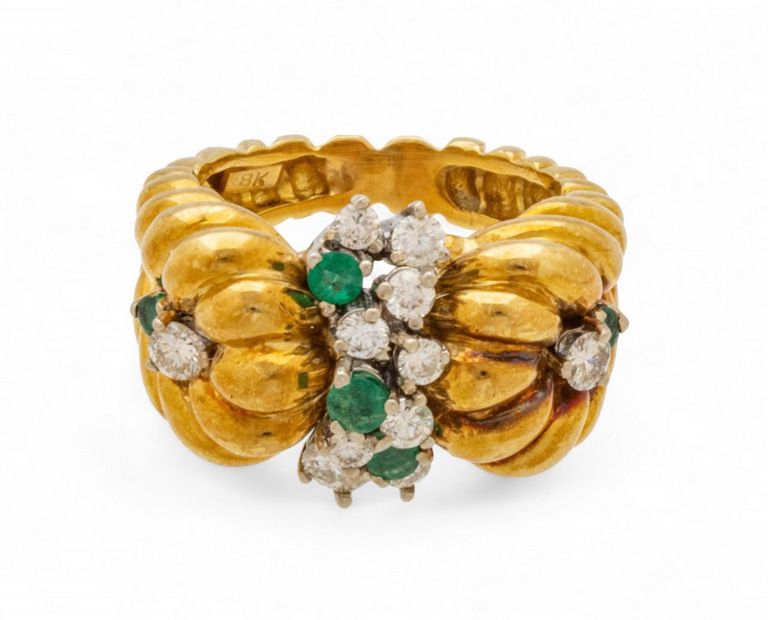 18k Gold Diamond and Emerald Ring