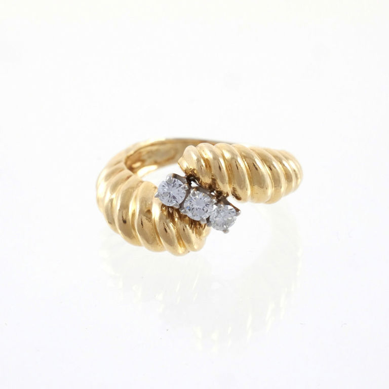 18k Gold Diamond Crossover Ring
