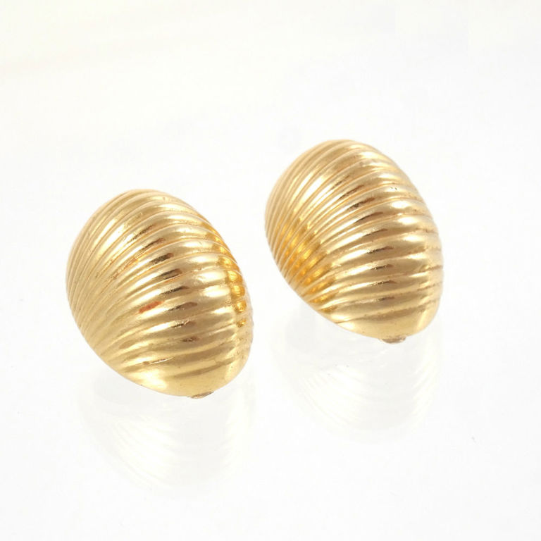 14k Gold Shell Earrings