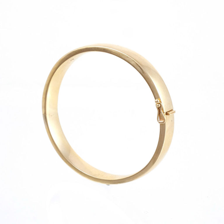 18k Gold Bangle