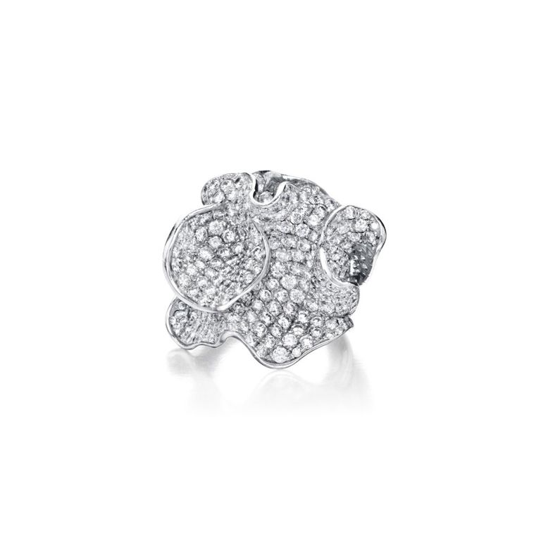 19k White Gold Diamond Ring