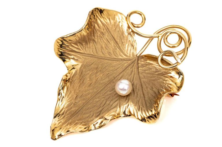 14k Gold Pearl Brooch