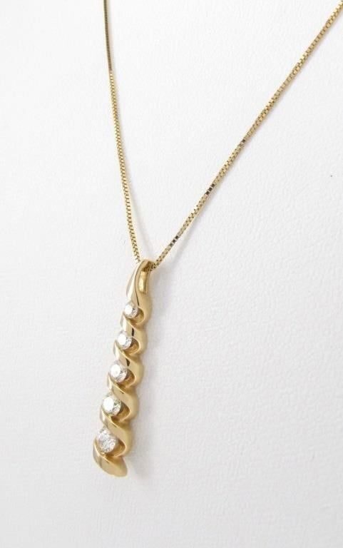 14k Gold Diamond Pendant Necklace