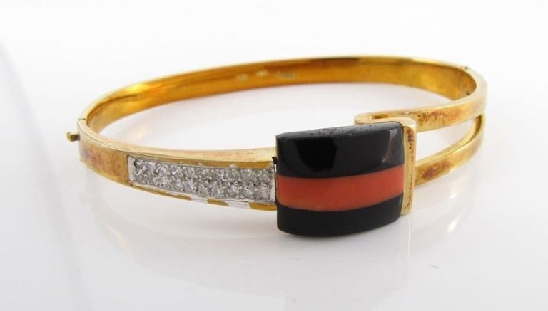 14k Gold Onyx and Coral Bangle
