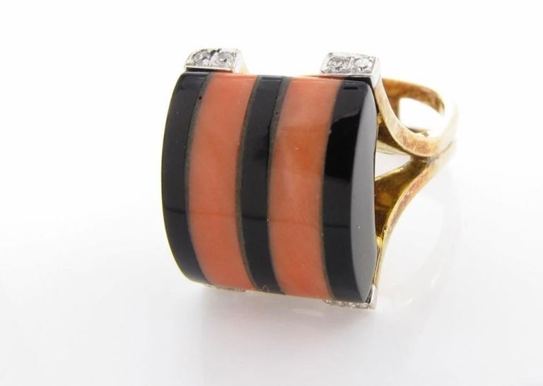14k Gold Onyx Coral and Diamond Ring