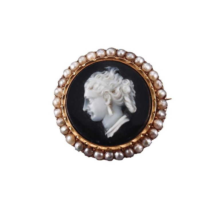 14k Gold Pearl and Onyx Brooch
