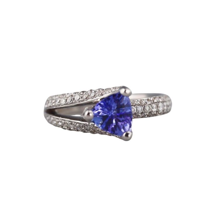 18k Gold Tanzanite and Diamond Ring