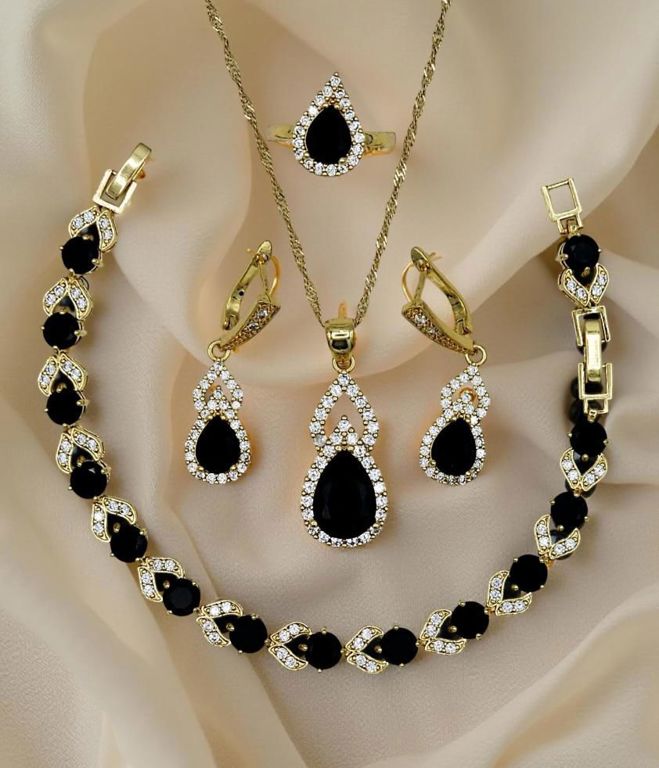Set of 4 Simulated Diamond Jewelry Set