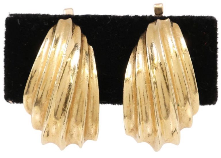 14k Gold Shell Earrings
