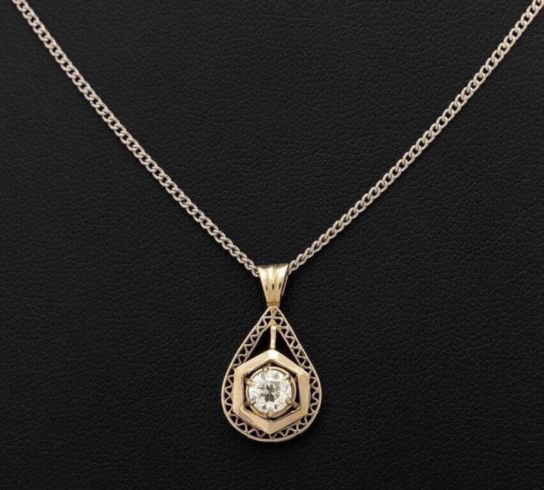 14k Gold Diamond Pendant Necklace