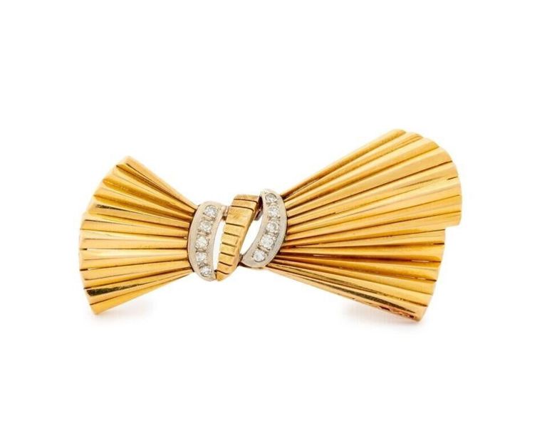 18k Yellow Gold Diamond Brooch