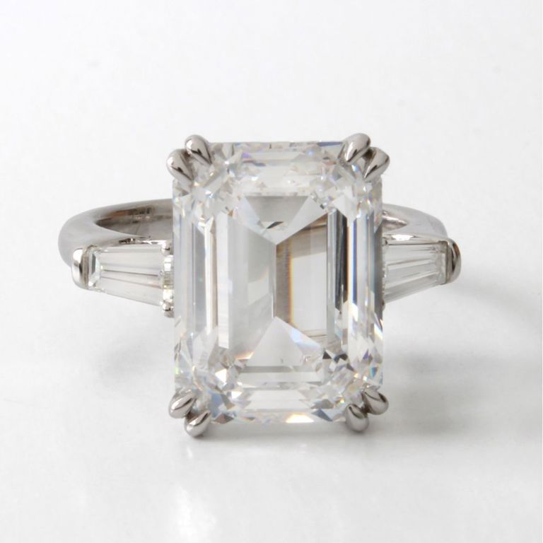 18k White Gold Diamond Engagement Ring