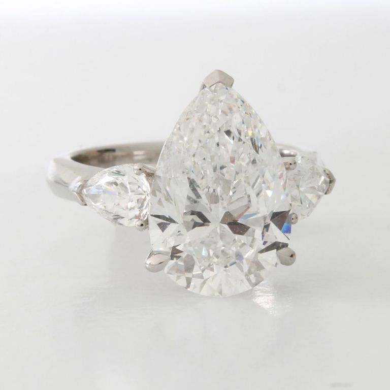 18k White Gold Diamond Engagement Ring