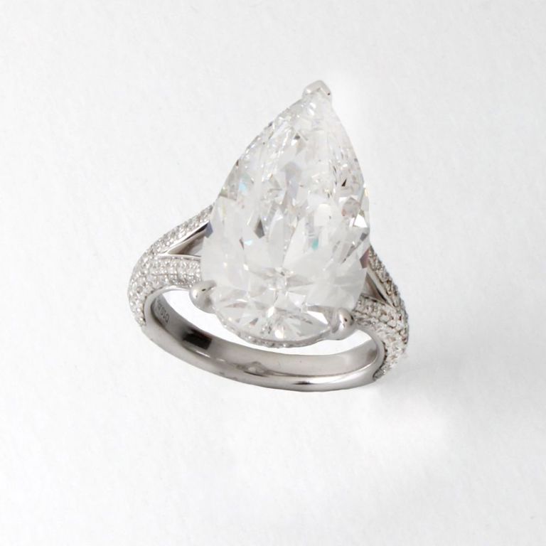 18k White Gold Diamond Engagement Ring