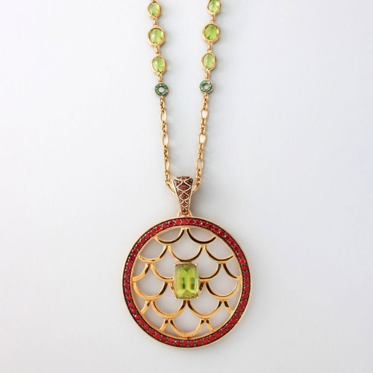 18k Yellow Gold Gem-Set Pendant Necklace