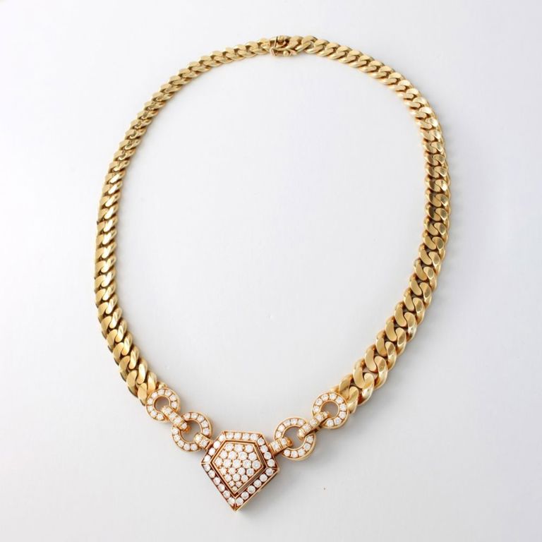 18k Yellow Gold Diamond Pendant Necklace